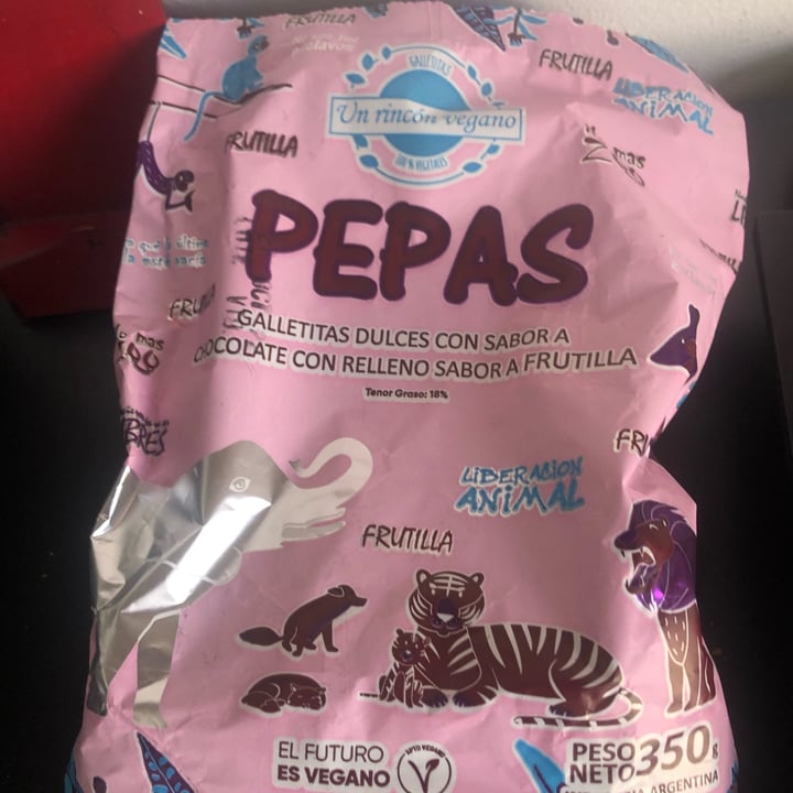 photo of Un Rincón Vegano Pepas Galletas Dulces con sabor Chocolate con relleno de Frutilla shared by @leeeila on  14 May 2022 - review