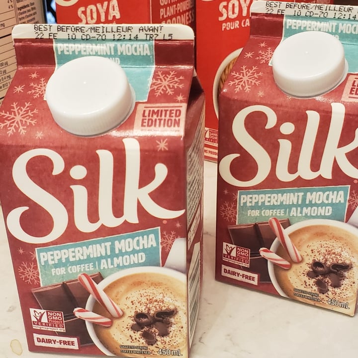 photo of Silk Peppermint Mocha Almond coffee creamer shared by @regs on  14 Dec 2021 - review