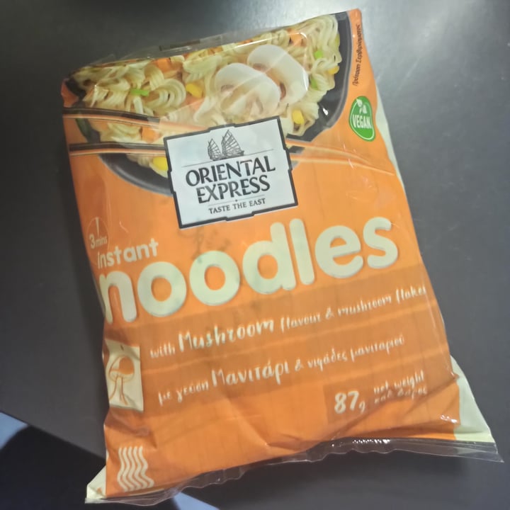 photo of Oriental Express Instant noodles with mushrooms shared by @veganisateur on  23 Sep 2022 - review