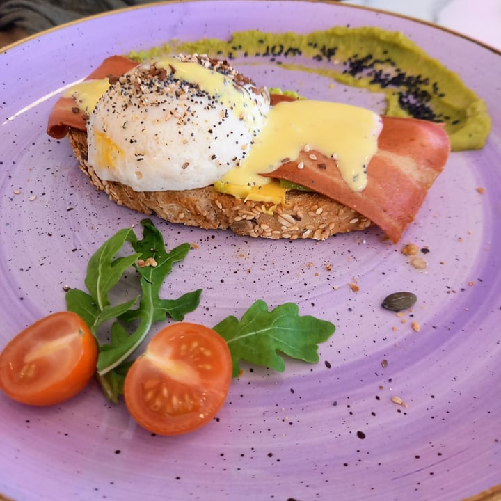 review photo of Crēme Café Huevo Poché Vegano shared by @c1audia on 14 Sep 2022 - review