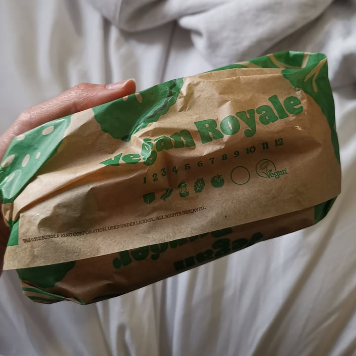 review photo of Burger King Vegan royale shared by @annamango on 09 Jun 2021 - review