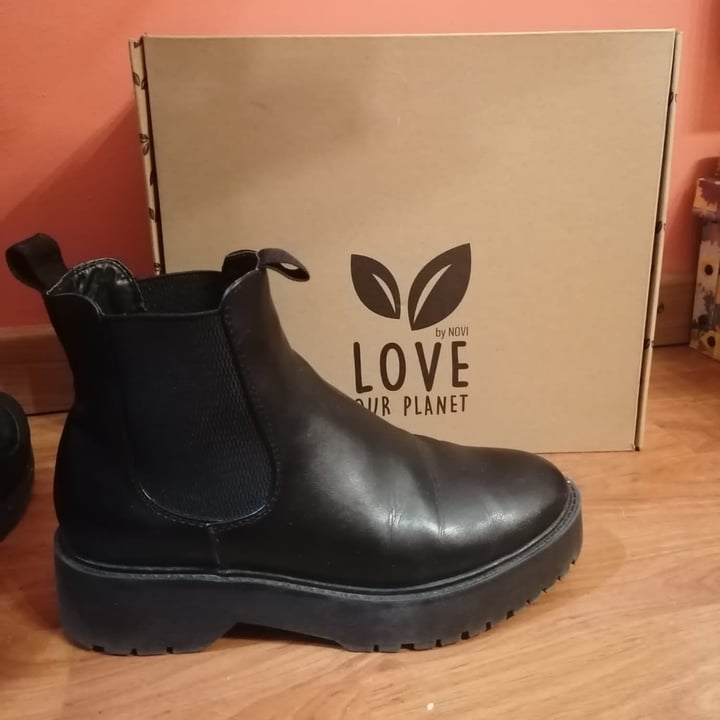 photo of Love Our Planet Boots shared by @valeriaortolani on  22 Apr 2022 - review