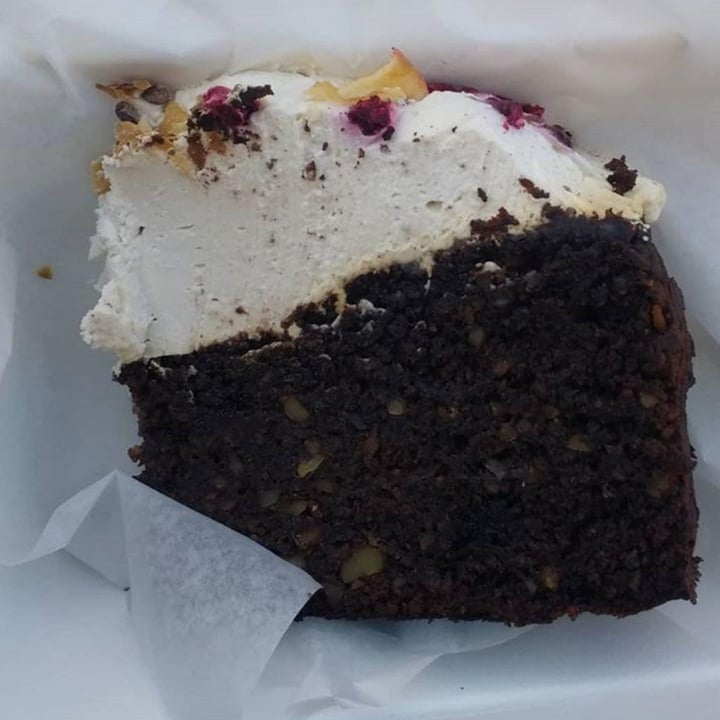 review photo of Hapī Clean Kai Co-op Raw Chocolate Cake shared by @flimsypaperseagulls on 30 Apr 2020 - review