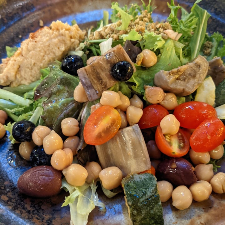 photo of Privé Somerset Meditarrean salad shared by @shawneofthedead on  13 May 2021 - review