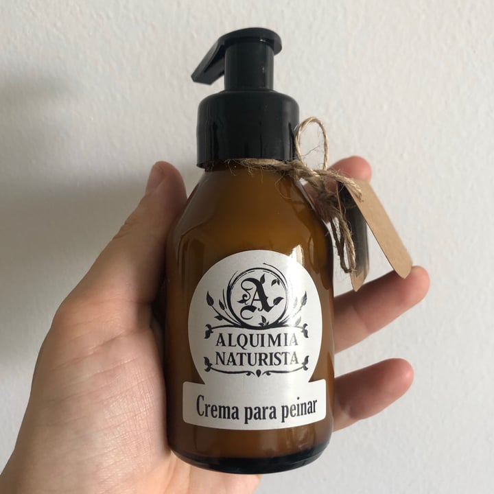 photo of Alquimia naturista Crema Para Peinar shared by @chesterfm on  27 Apr 2021 - review