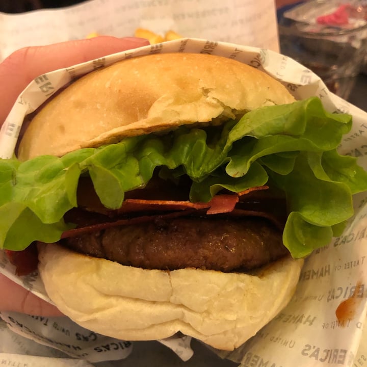 photo of Hamerica's Bacon burger shared by @sabrinataroni on  12 Dec 2021 - review