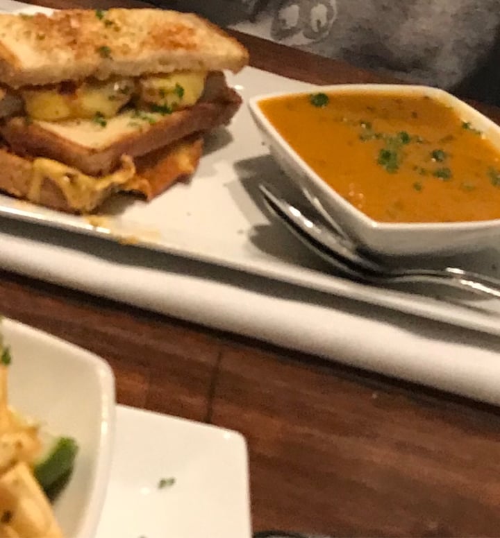 photo of O’cado Restaurant Grilled cheese shared by @govegan161616 on  24 Apr 2020 - review