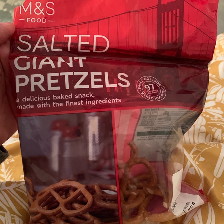 photo of Woolworths Food Pretzel Snack Salted Giant Pretzels Knots shared by @theycallmelynsey on  31 Oct 2020 - review