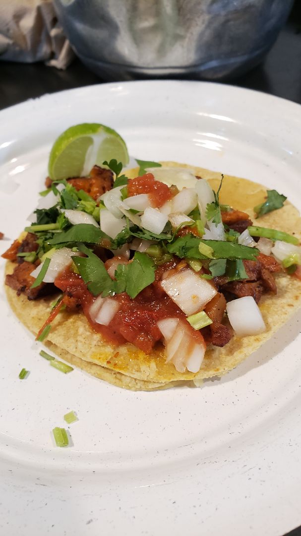 photo of Por siempre vegana 2 Taco al pastor shared by @blankapola on  10 Mar 2020 - review