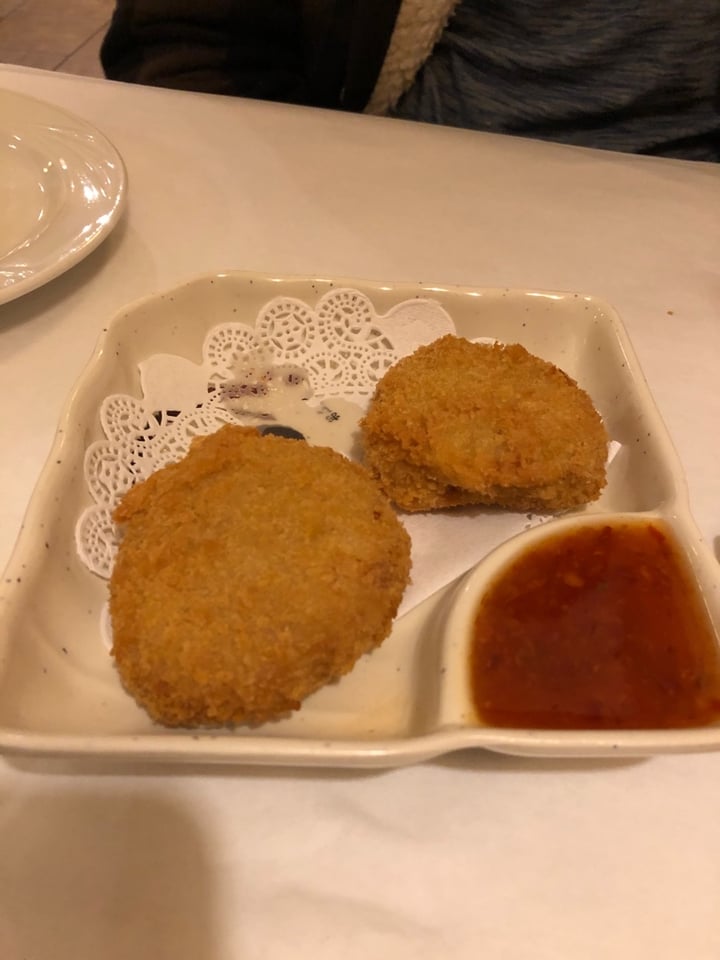 photo of Ye’s Asian Vegan Kitchen Golden Nuggets shared by @olivepet on  21 Jan 2020 - review