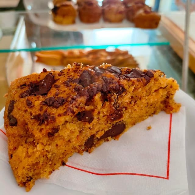 Photo of the dish “Torta Di Carote Con Scaglie Di Cioccolato Fondente”