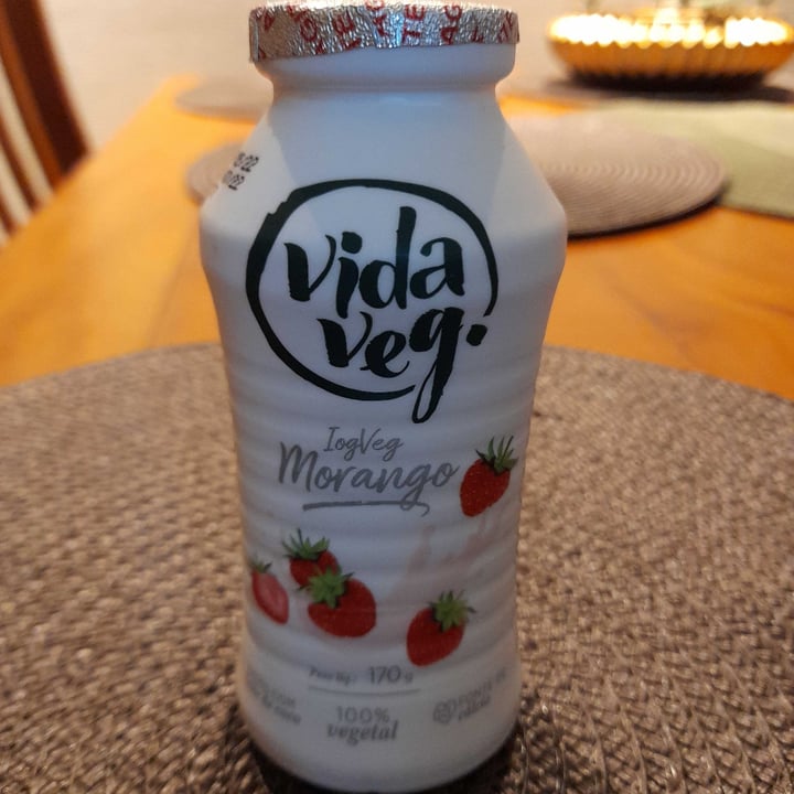 photo of Vida Veg Yogurt Vegano De Coco E Morango shared by @carlacouso on  12 Jun 2022 - review