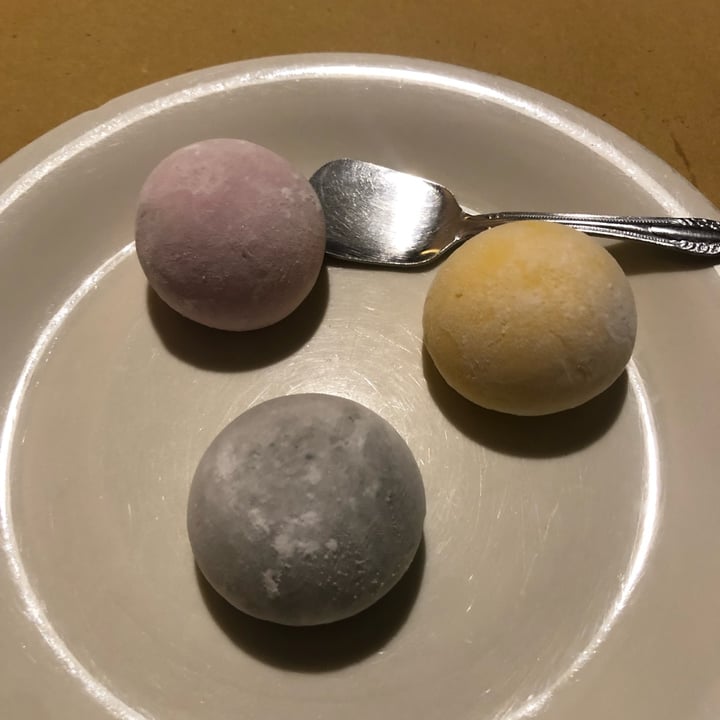 photo of Waraku Mochi Gelato shared by @asepticfrost on  10 Sep 2022 - review
