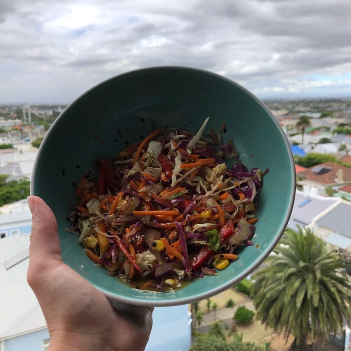 photo of Woolworths Food Crunchy Asian-Style Slaw shared by @aleecpt on  07 Dec 2020 - review