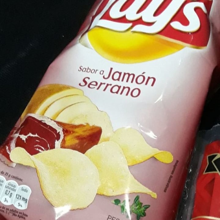 photo of Lay's Papas Fritas Jamos Serrano shared by @camiaguirre28 on  08 Oct 2020 - review