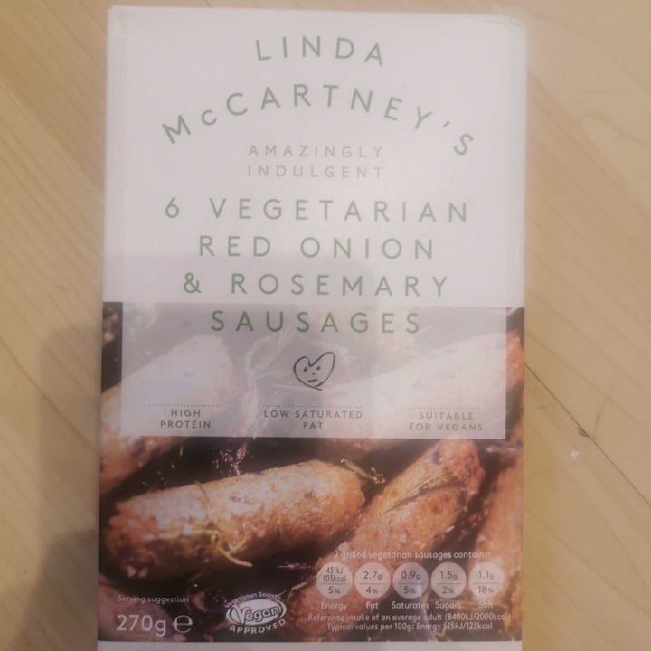 photo of Linda McCartney's 6 Vegetarian Red Onion & Rosemary Sausages shared by @dudagraziano on  21 May 2020 - review