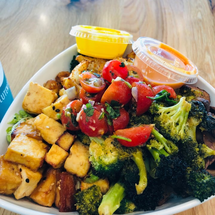 review photo of Bolay Create your own bowl shared by @michaelaplantzzer on 27 Apr 2020 - review