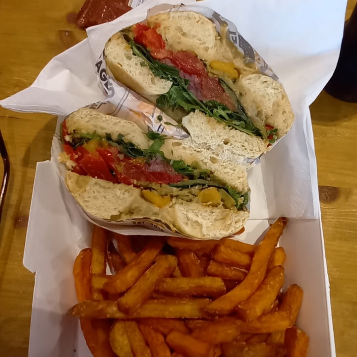 photo of Bagel Store Super Veggy shared by @danycolo on  10 Jul 2022 - review