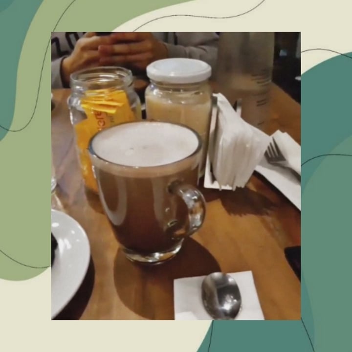 review photo of Be Market Mocha con Leche Vegetal shared by @thcviole on 09 Aug 2021 - review