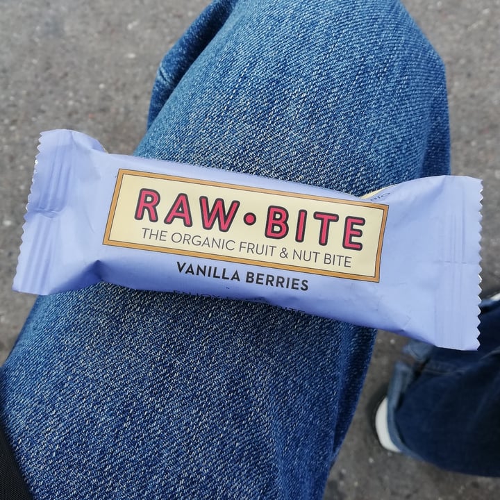 photo of Raw Bite Raw Bite Vanilla Berries shared by @tihcrown on  24 Mar 2021 - review