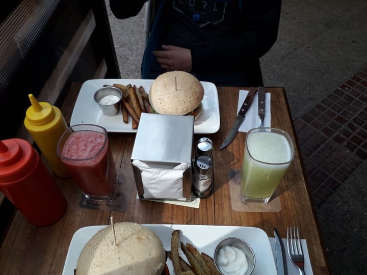 review photo of Livres Restocafé Hamburguesa italiana y Rústica shared by @purru on 31 Jan 2020 - review