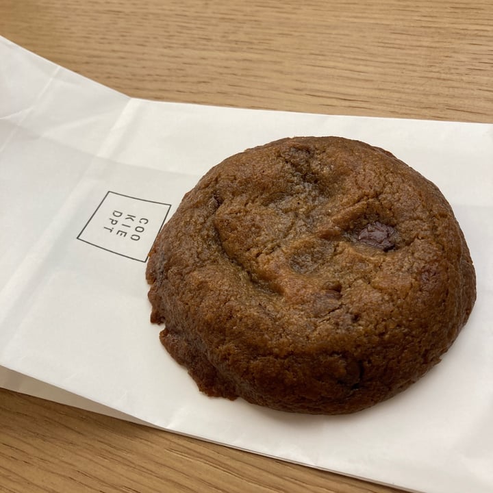 photo of BaseHall. Vegan Dark Chocolate Cookie shared by @lozwong on  23 Aug 2020 - review