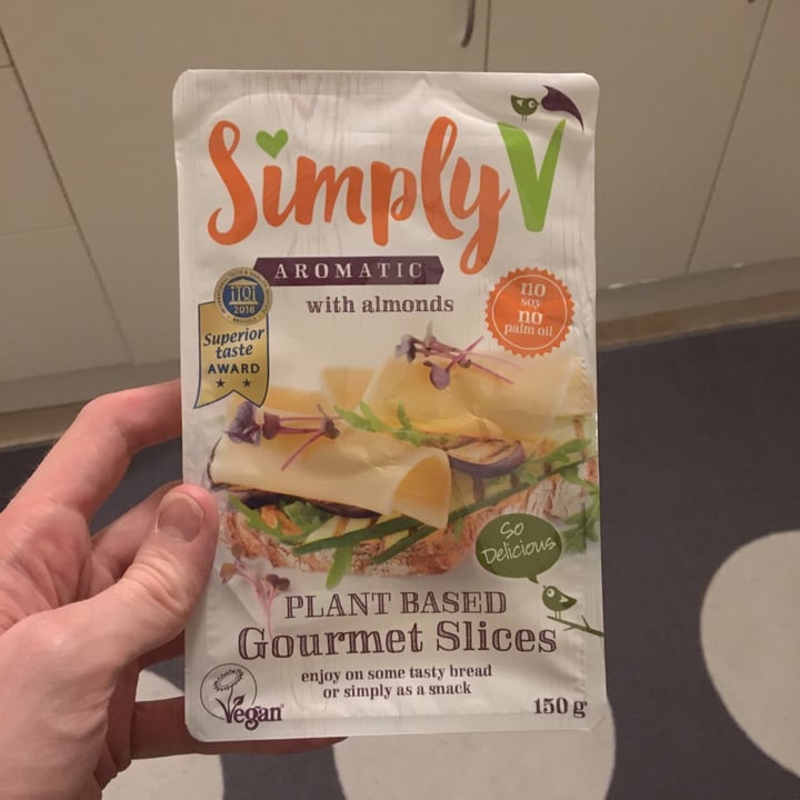 review photo of Simply V Aromatic Plant Based Gourmet Slices shared by @rall on 08 Apr 2021 - review