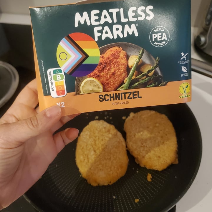 photo of Meatless Farm Chickenles schnitzels shared by @virg on  17 Sep 2022 - review