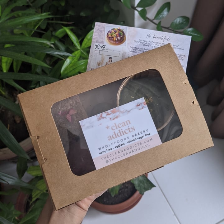 review photo of The Clean Addicts Matcha Mochi Muffin shared by @bornvegetarian on 13 Oct 2022 - review