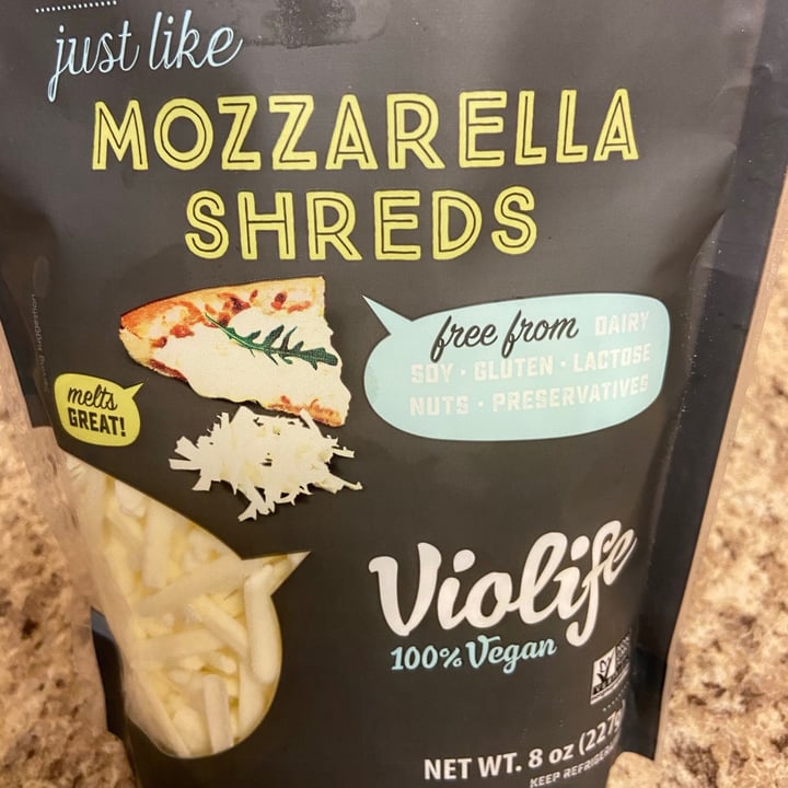 review photo of Violife Queso Rallado sabor a Mozzarella shared by @vegansattva on 12 Mar 2021 - review