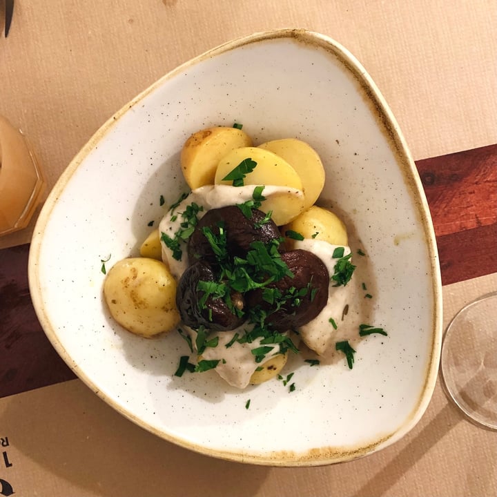 review photo of La Tía Carlota Patatas piamonte shared by @albals on 23 Dec 2020 - review