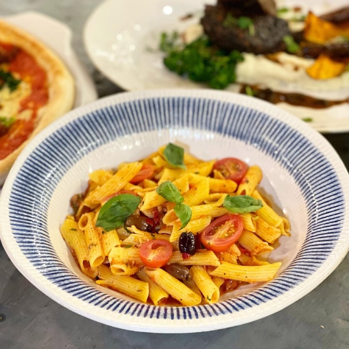 photo of Jamie's Italian Penne puttanesca (eggless pasta) shared by @veggiexplorer on  16 Apr 2021 - review
