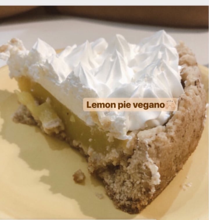 photo of Loving Hut Lemon Pie shared by @rominanotero on  02 Aug 2019 - review