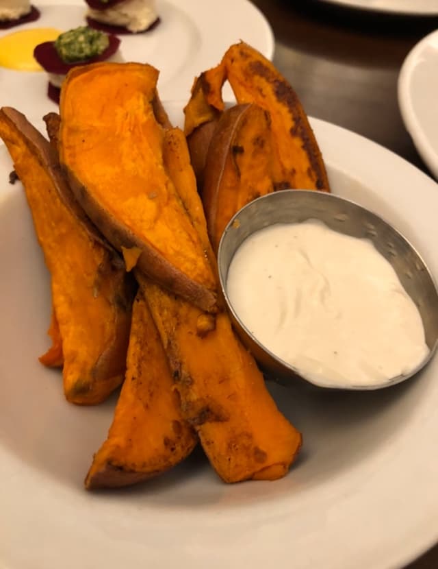 Foto del plato “sweet potato wedges”