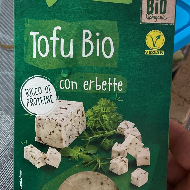 photo of Vemondo  Tofu Bio con Erbette shared by @lyxsq on  05 Aug 2022 - review