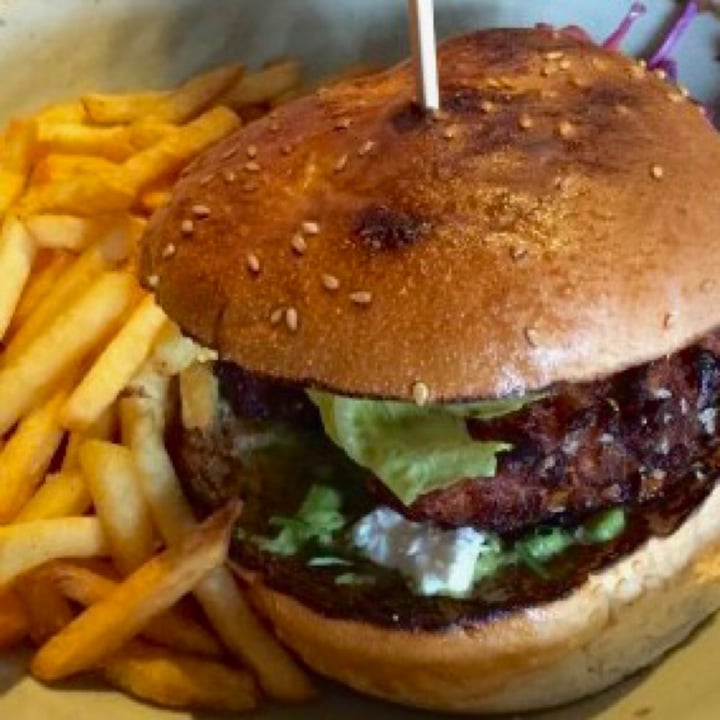 review photo of Boston Tea Party Honiton Plant Burger shared by @jiacomino on 15 Jan 2022 - review
