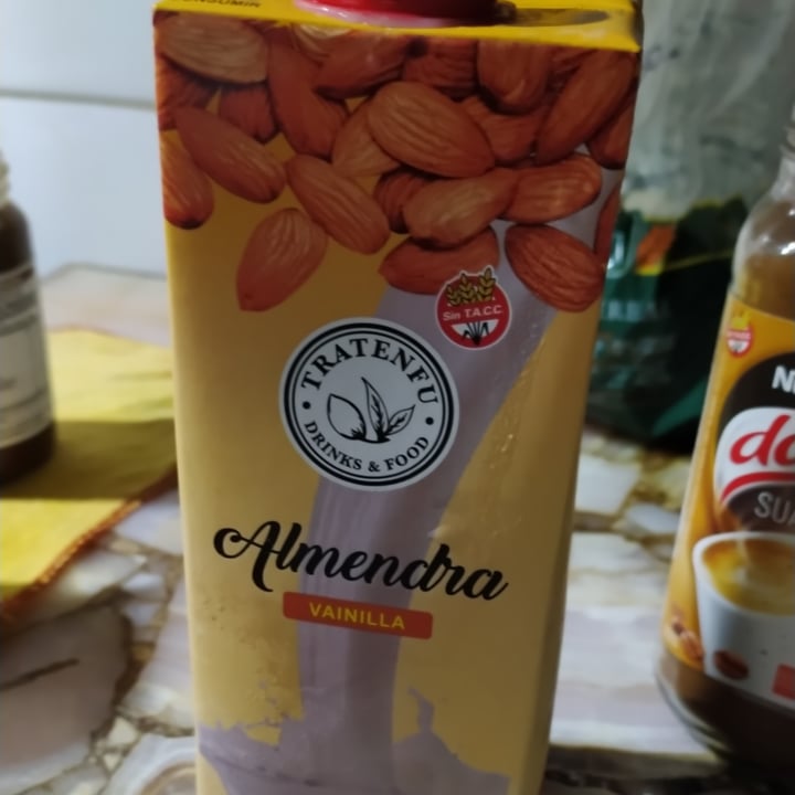 photo of Tratenfu Leche de Almendras Vainilla shared by @vanesaaalmiron on  22 May 2021 - review