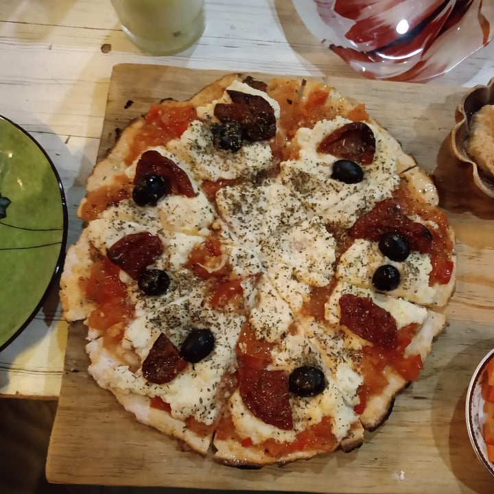 photo of Layla Vegan Pizza Pizza Gluten Free Primavera shared by @taniaislas on  01 Jun 2021 - review
