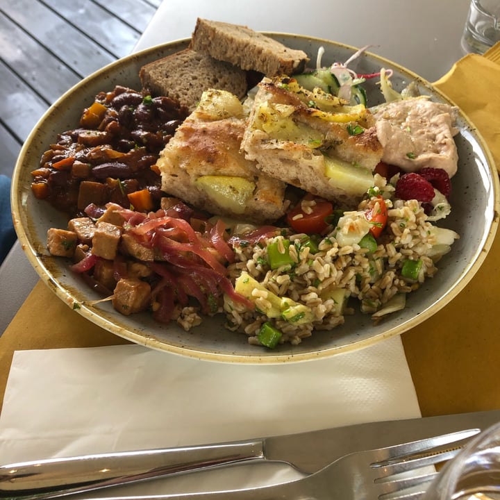 photo of BioEssere Café&Bistrot veg & vegan Piatto misto shared by @lianab on  31 May 2022 - review