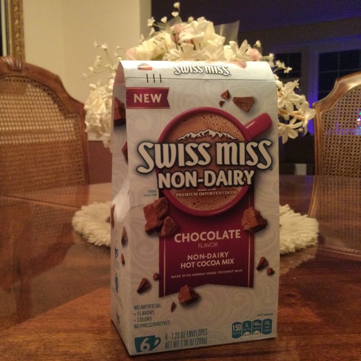 photo of Swiss Miss Chocolate Non-Dairy Hot Cocoa Mix shared by @jayceemonterio on  31 Dec 2020 - review