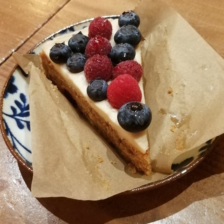 review photo of OrganiQ Sant Cugat Tarta De Vainilla Y Frutos Del Bosque shared by @lauraag98 on 11 Jul 2021 - review