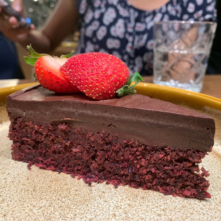 photo of Genius Central Singapore Raw beetroot cake shared by @kminz1312 on  28 Jan 2021 - review