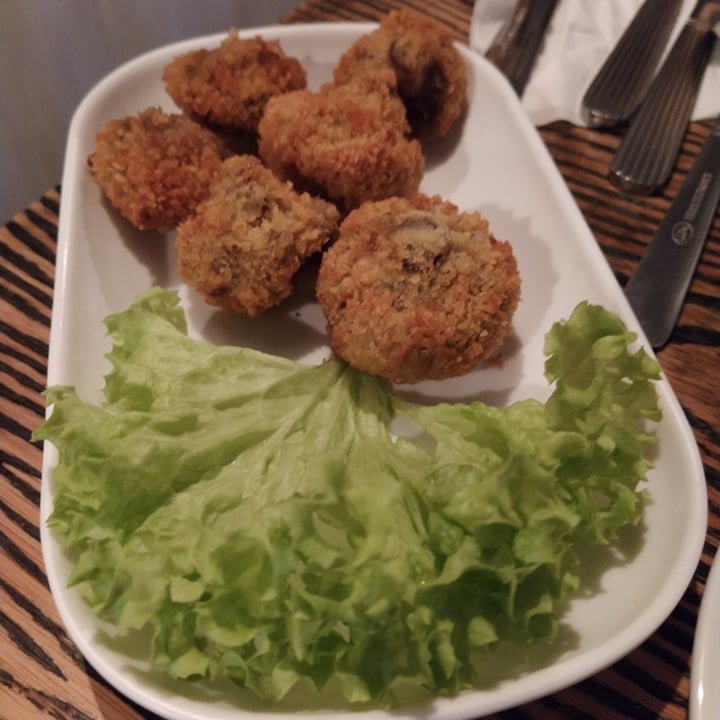 photo of nomVnom Bistro Mushroom Fritters shared by @pippapong on  21 Oct 2021 - review
