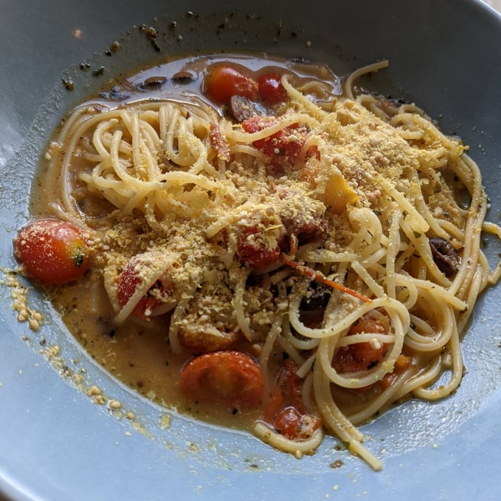 photo of Real Food Pomodoro Crudo Pasta shared by @junnn on  23 Jan 2022 - review