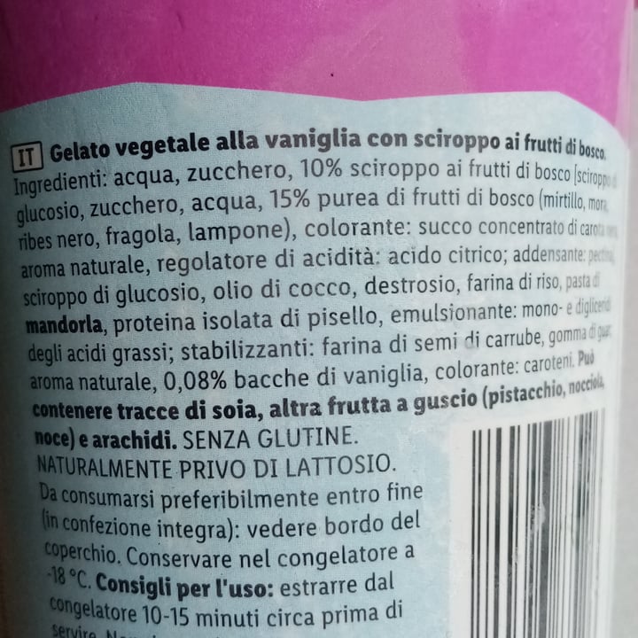 photo of Vemondo Gelato vegetale alla vaniglia con sciroppo ai frutti di bosco shared by @valeveg75 on  16 Jul 2021 - review