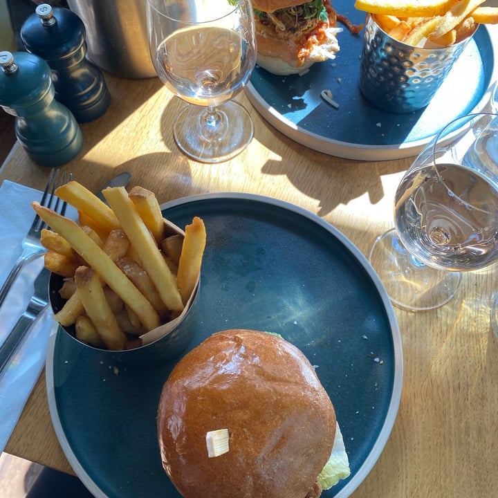 photo of Mildreds Kings Cross Buttermilk Chick’n Burger shared by @clarewoods on  19 Oct 2022 - review