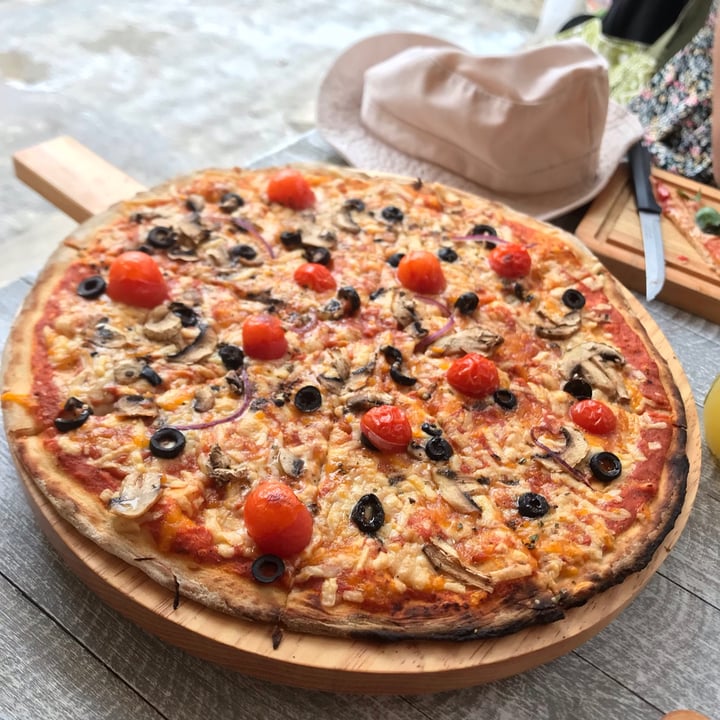 photo of Jonny Como Pizza Special 4 Cheeses shared by @gatitahada on  23 Sep 2021 - review