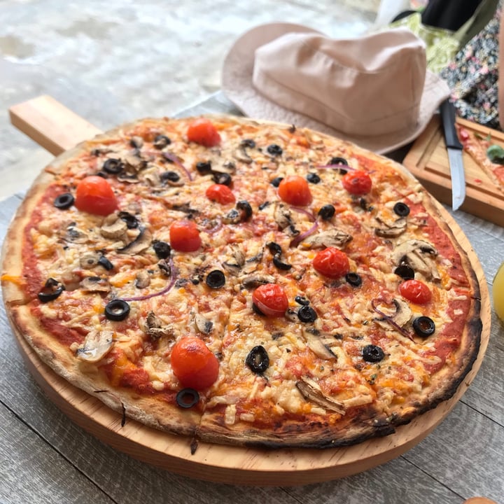 review photo of Jonny Como Pizza Special 4 Cheeses shared by @gatitahada on 23 Sep 2021 - review