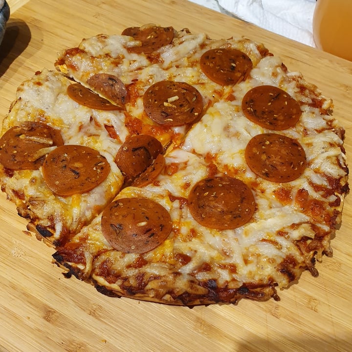 photo of Daiya Gluten-free Pizza Meatless Pepperoni Style shared by @paniwilson on  12 Oct 2021 - review