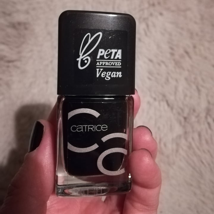 photo of Catrice Cosmetics Iconails 20 Black to the Routes shared by @helgaoliveira on  13 Sep 2022 - review
